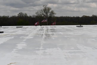 Hybrid roof system on a commercial building