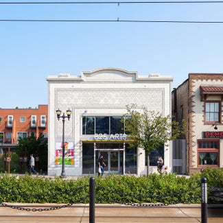 825 Arts Exterior